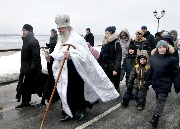 Крестный ход по Московской набережной.